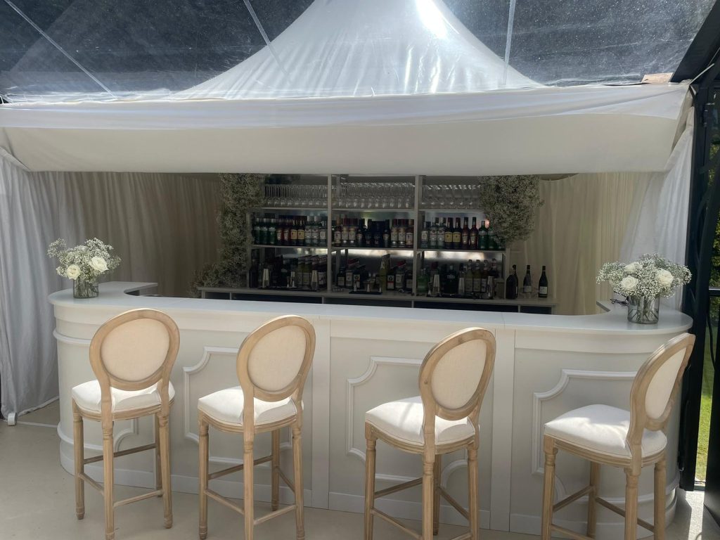 Bar & Bar Accessories